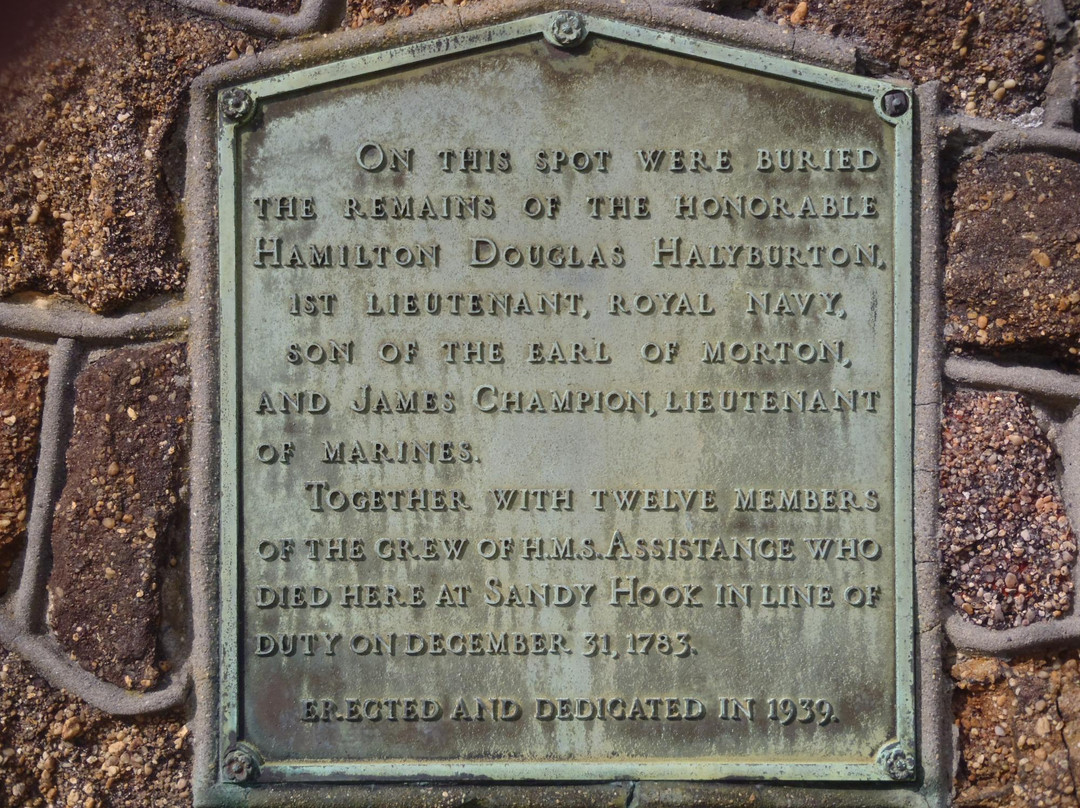 Hamilton Douglas-Halyburton Memorial景点图片