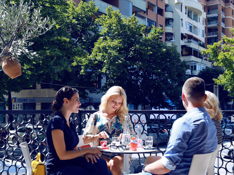 Solomon Vip Bar-地拉那必去景点