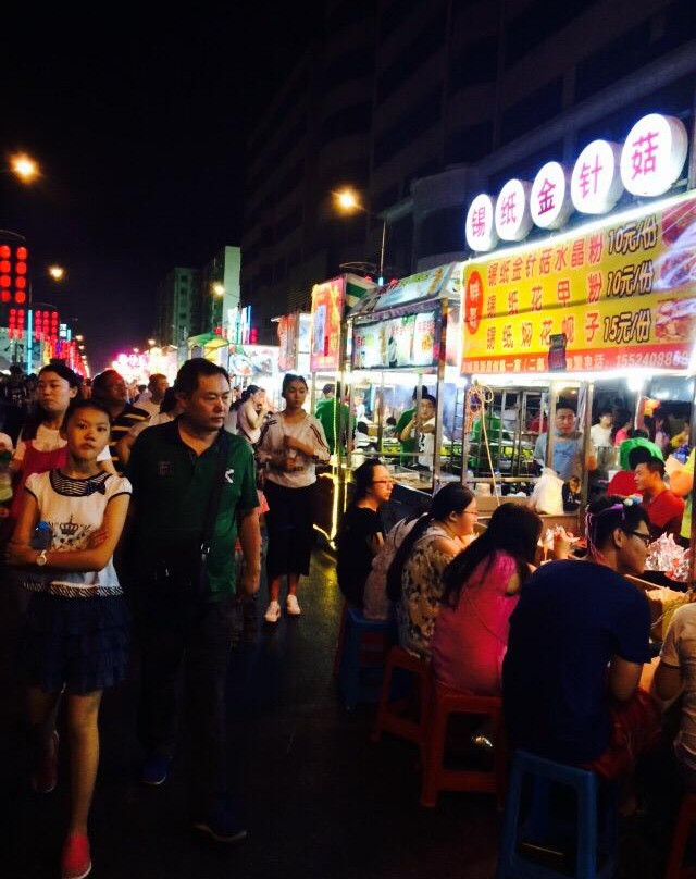 兴顺国际观光夜市-沈阳市必去景点