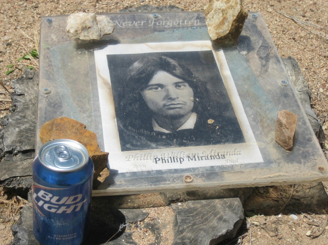 Old Kernville Cemetery-Wofford Heights必去景点