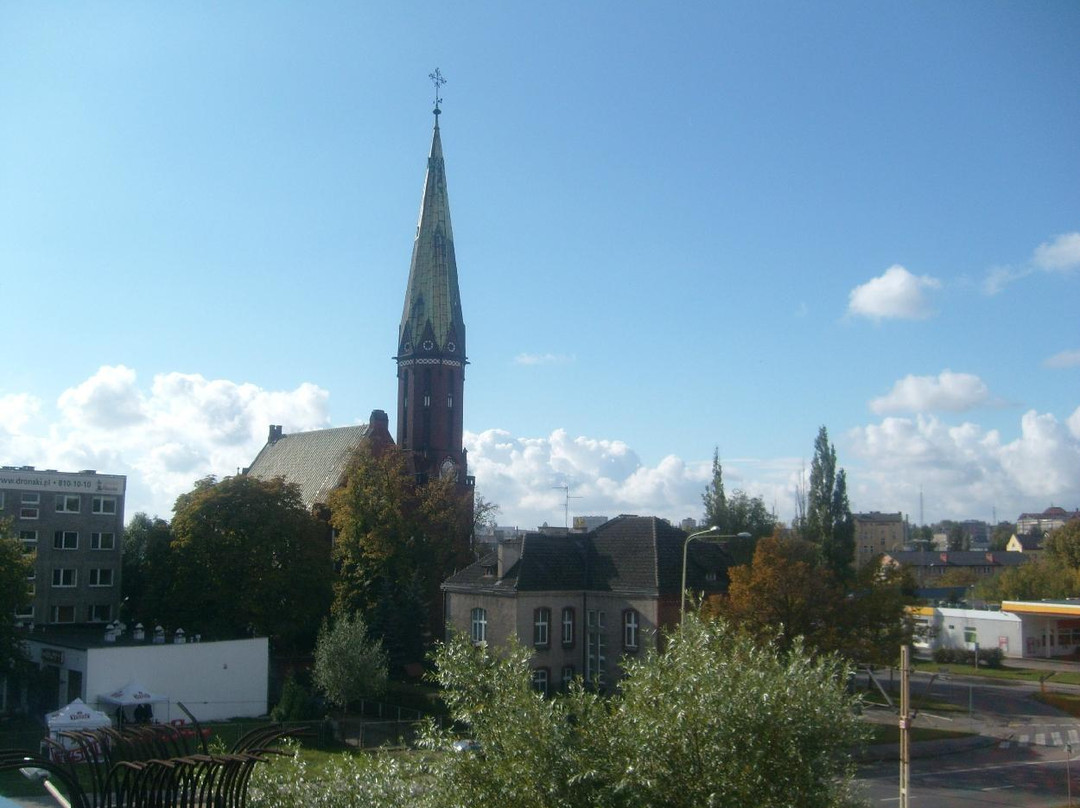 Stare Czarnowo旅游景点-Holy Trinity Church