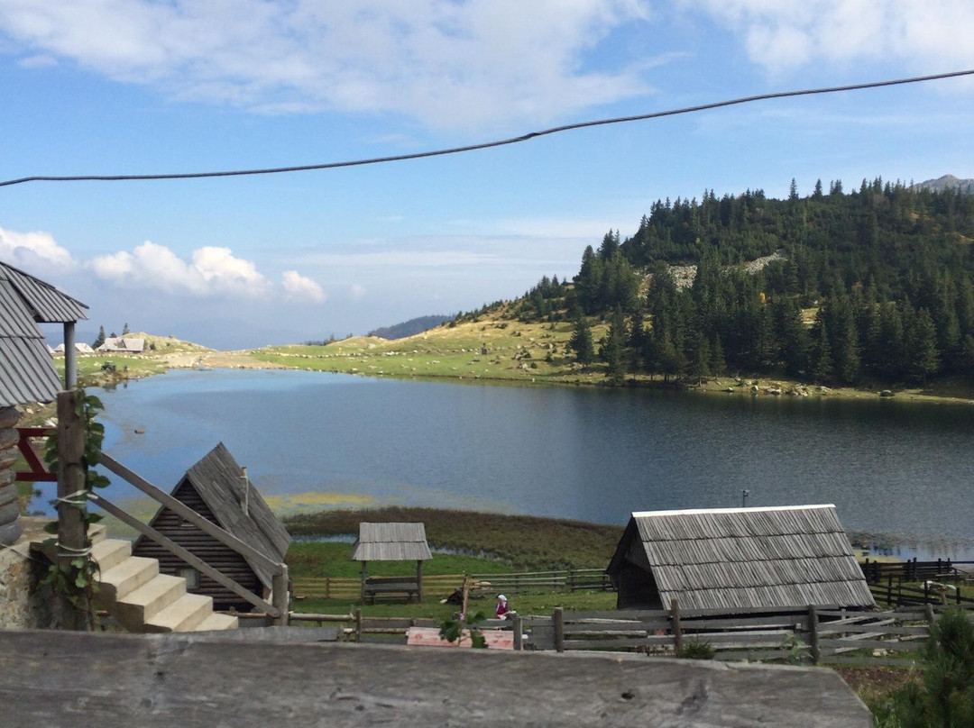 Prokosko Lake景点图片