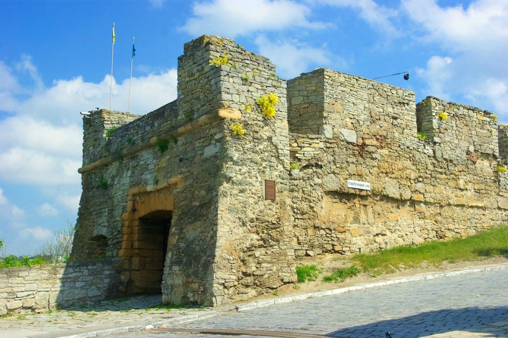Dunaivtsi旅游景点-The City Gates and Fortification Complex