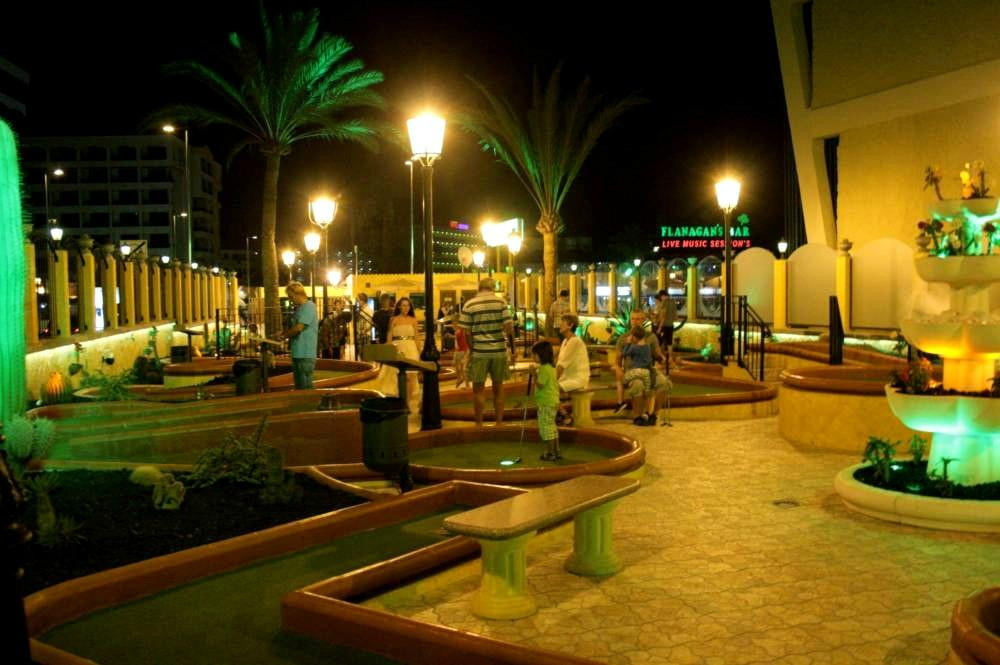 Minigolf Atlantico-英国人海滩必去景点
