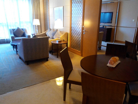 上海東錦江希尔顿逸林酒店主图