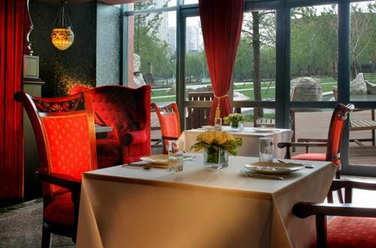 南京仁恒辉盛阁国际公寓主图