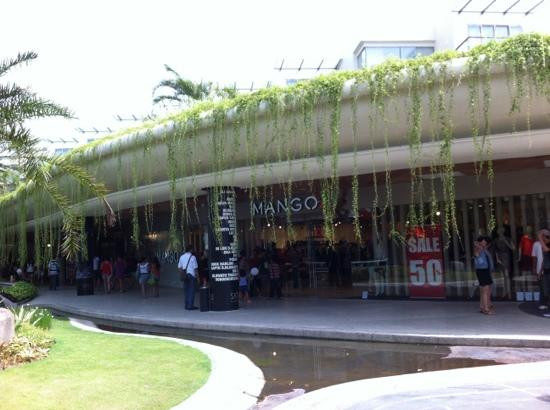 海滩漫步购物中心-库塔必去景点