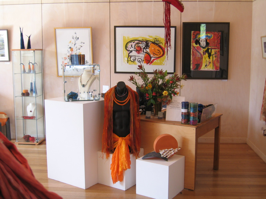 Art at The Point Gallery景点图片