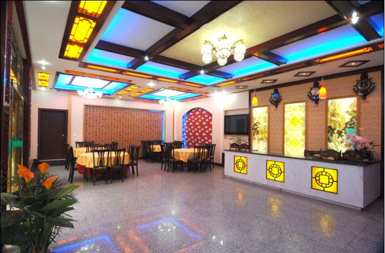 峨眉山蜀乡酒店主图