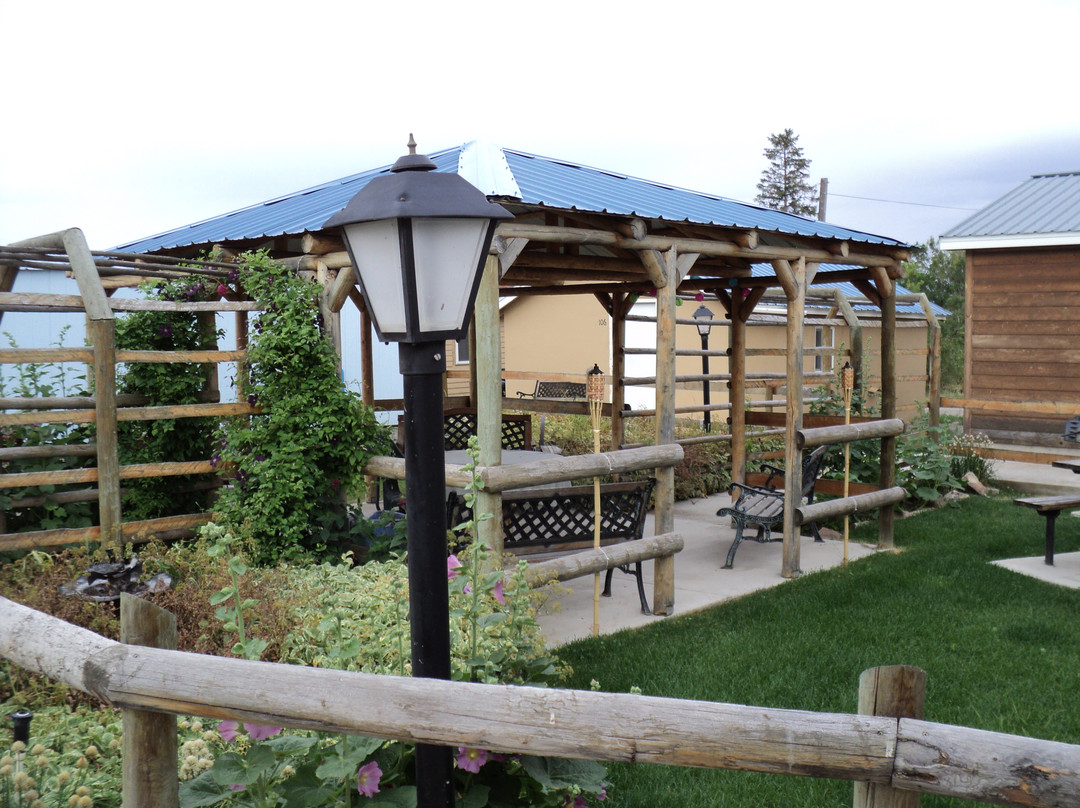 Tenderfoot Cabins & Motel