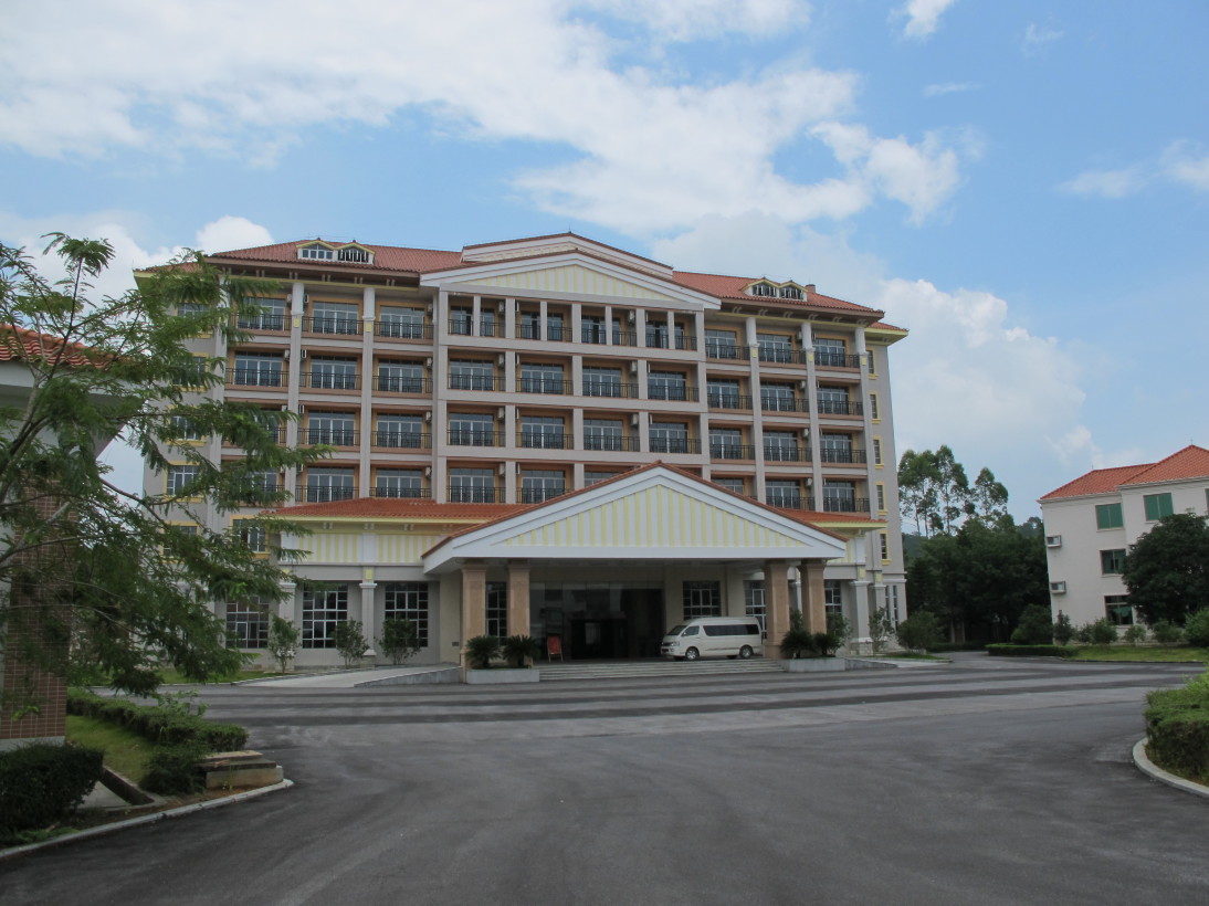 悦封苑酒店-客卧