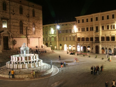 Piazza IV Novembre-佩鲁贾必去景点