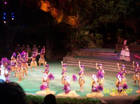 波里尼西亚文化中心-拉叶必去景点