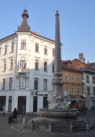 Fountain of Three Carniolan Rivers (Vodnjak treh kranjskih rek)-卢布尔雅那必去景点