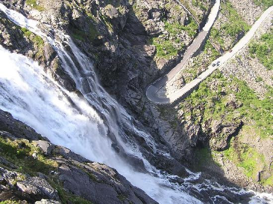 托罗尔斯第根山路（精灵之梯）-挪威西部必去景点