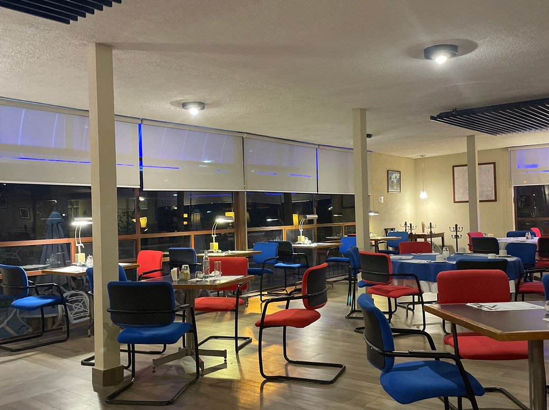 Las Palmas Midway Inn主图