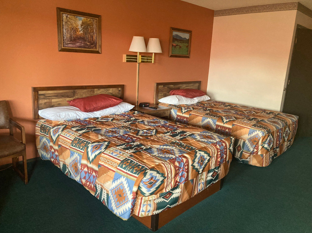 Branding Iron Motel主图