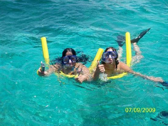 Caribbean Images Tours景点图片