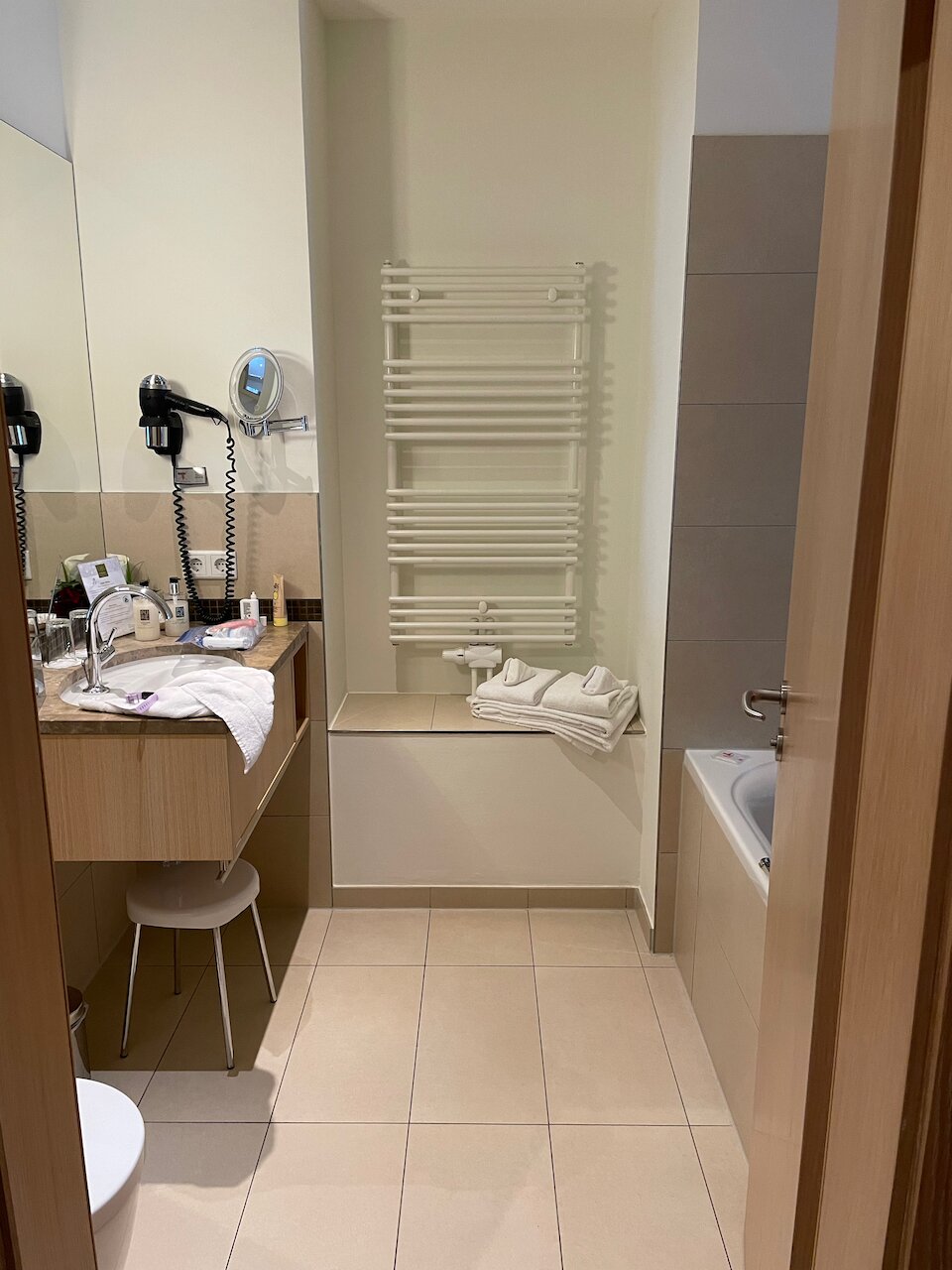 路德维希别墅套房酒店-浴室