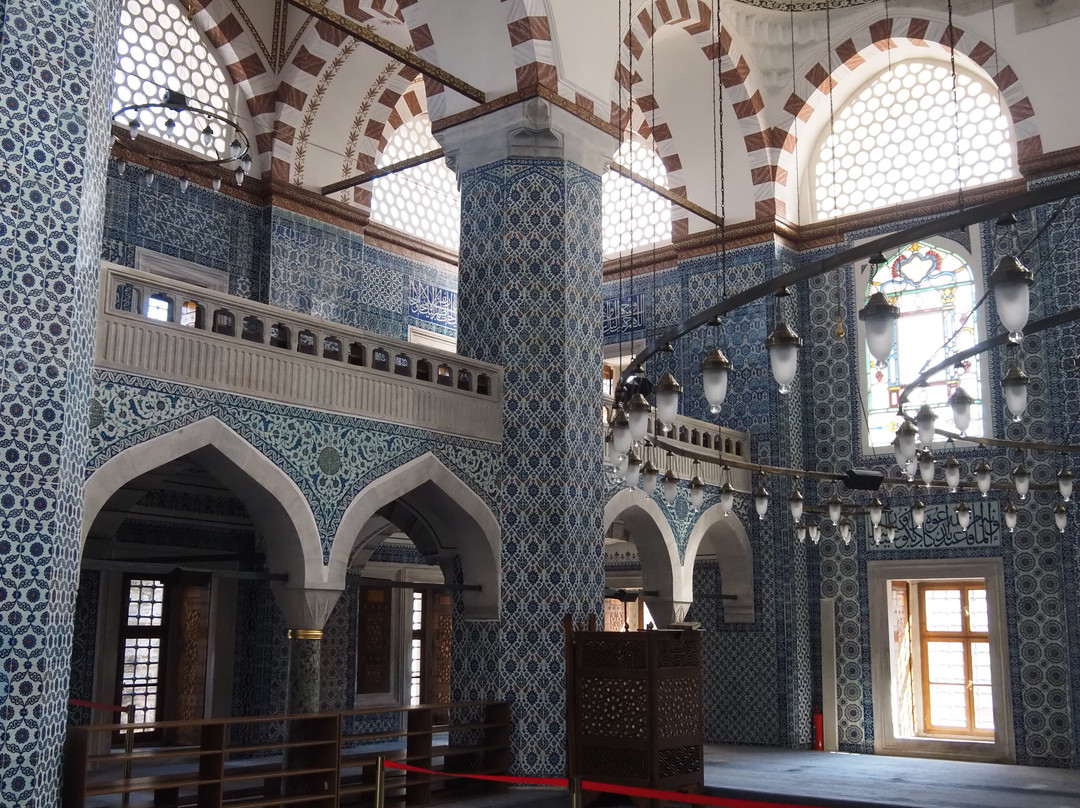 鲁斯坦帕夏清真寺景点图片