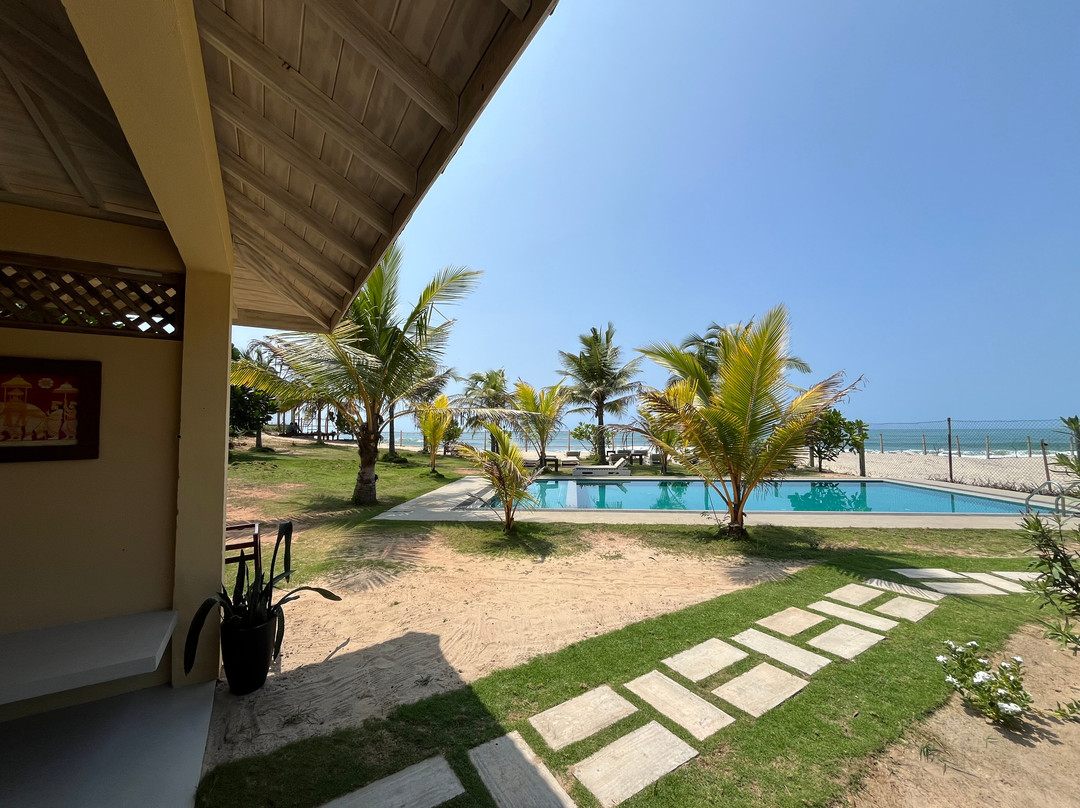 Nikara Beach Villas Arugambay