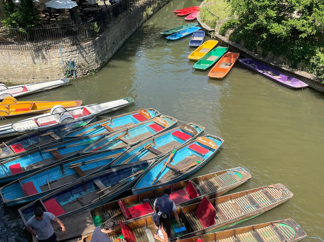 Magdalen Bridge Boathouse - Punting Tours-牛津必去景点