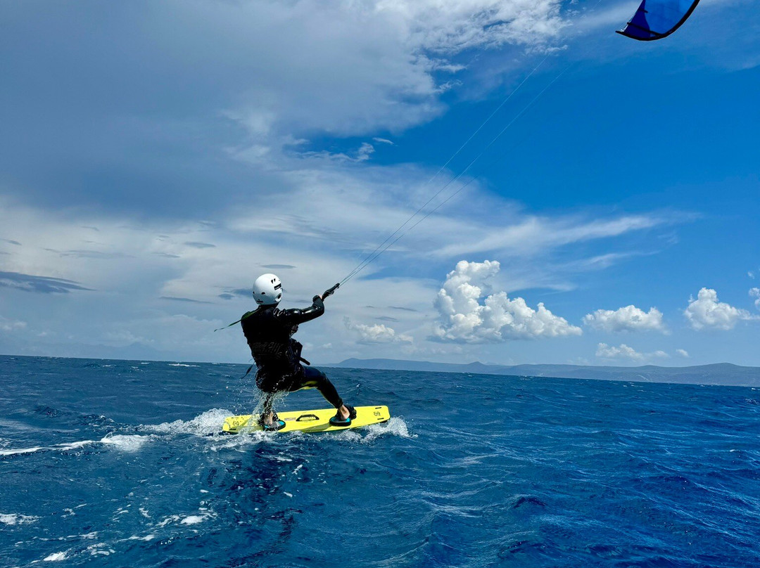 Active Bol windsurfing/kiteboarding景点图片