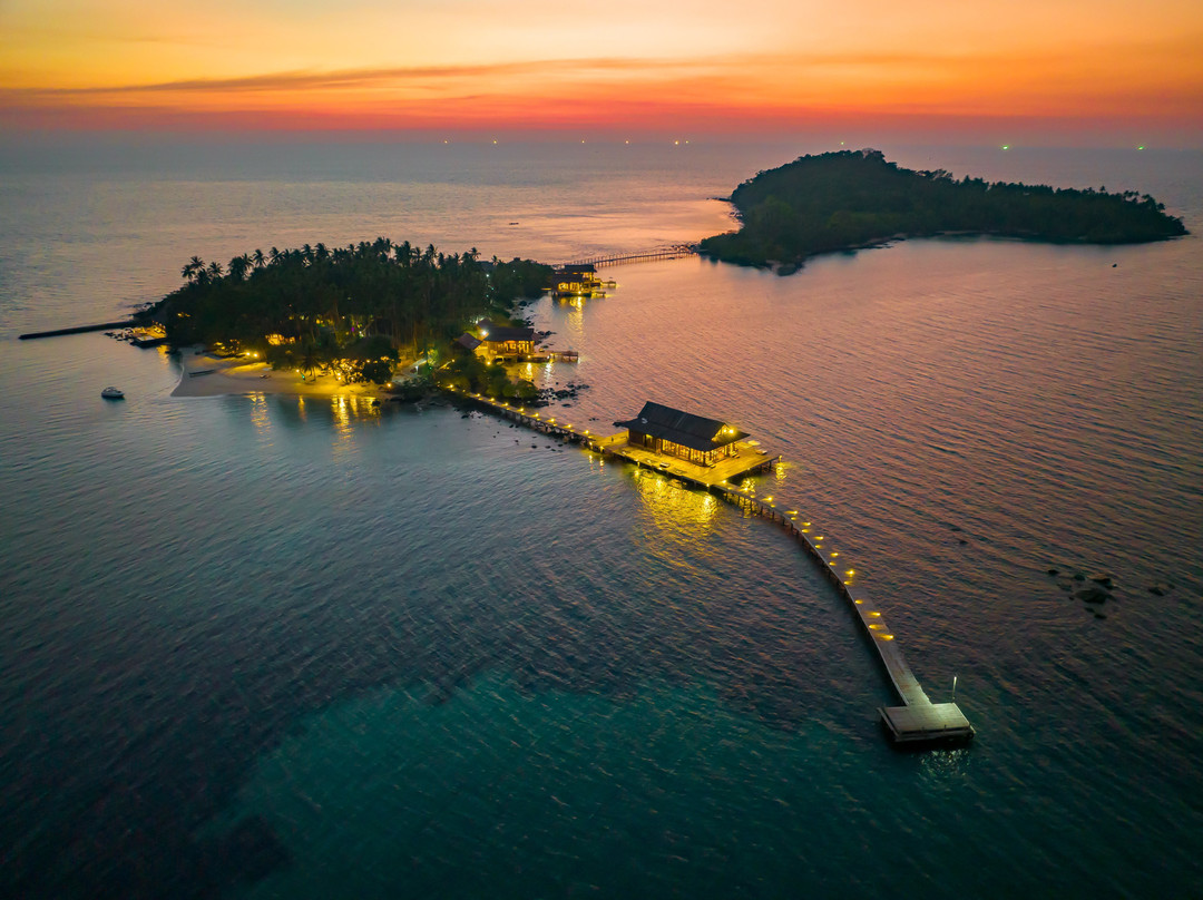Full Moon Island Resort