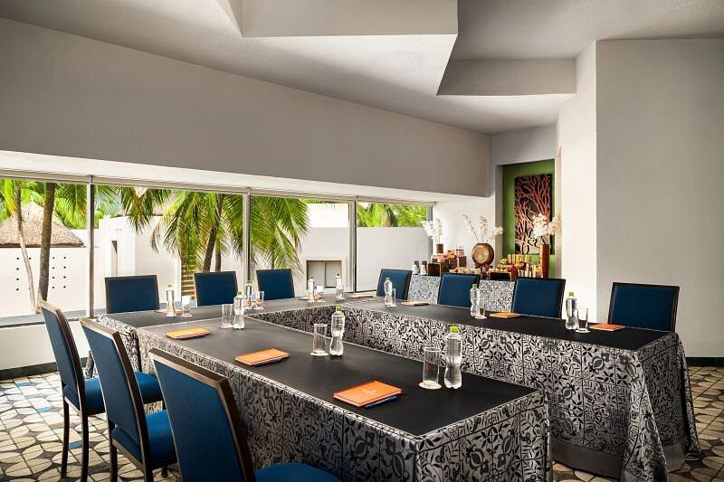 伊斯塔帕太阳景观多拉多太平洋全包水疗度假村主图