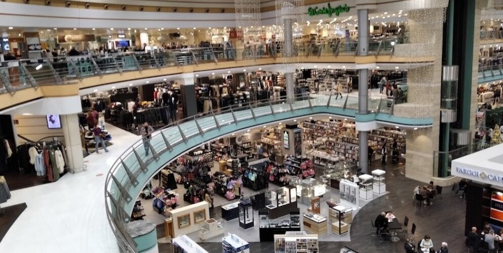 El Corte Inglés-科尔内利亚-德略布雷加特必去景点