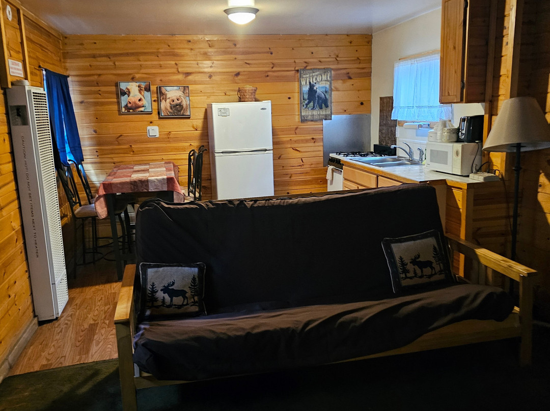 Golden Bear Cottages主图