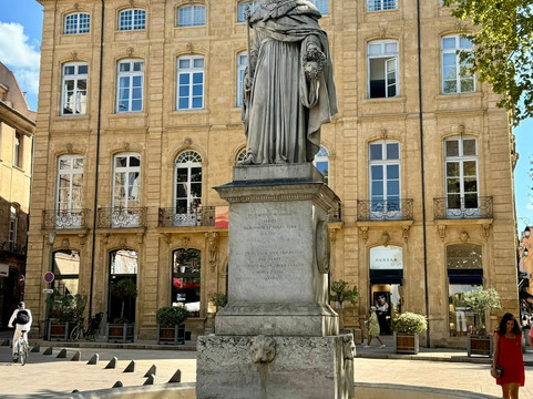 A la Francaise! Provence-阿维尼翁必去景点