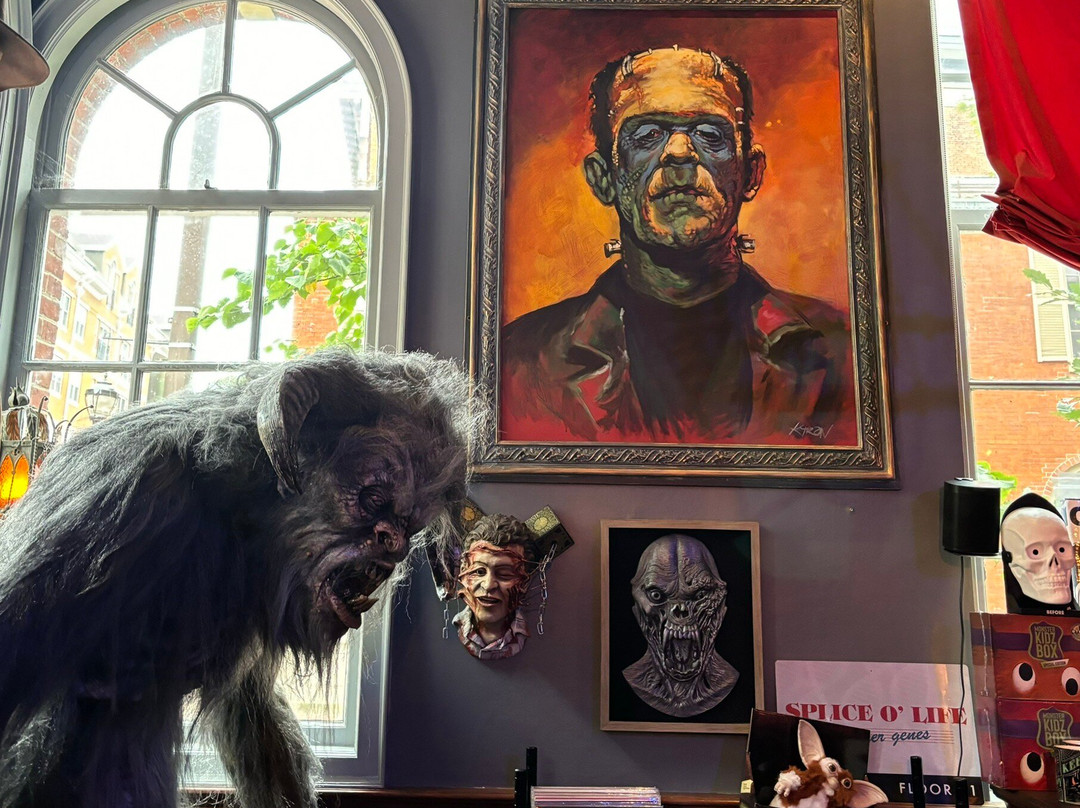 Count Orlok's Nightmare Gallery景点图片