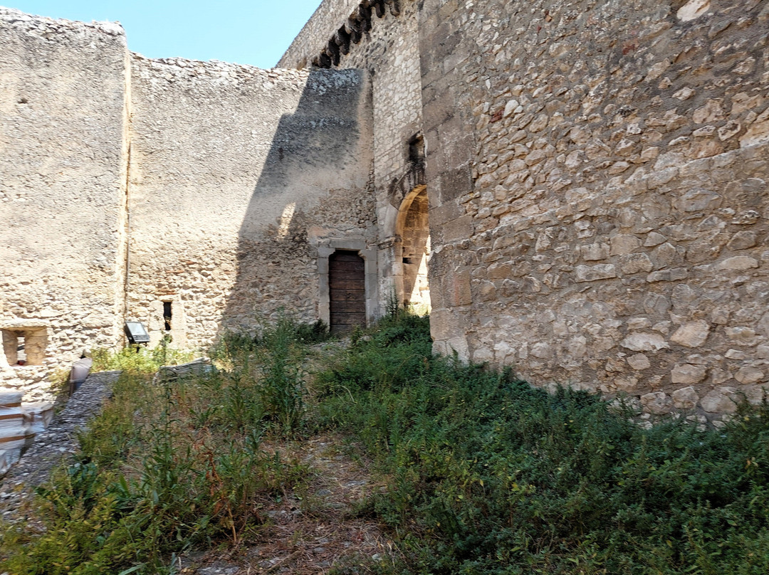 Castello Piccolomini di Capestrano景点图片