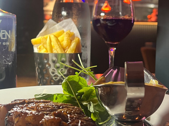 Above And Below主图