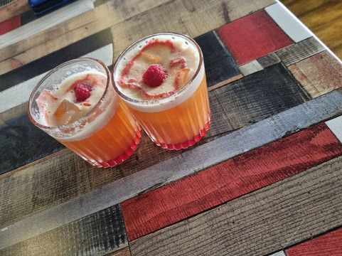 Route 66 Sports Bar & Grill-斯温顿必去景点