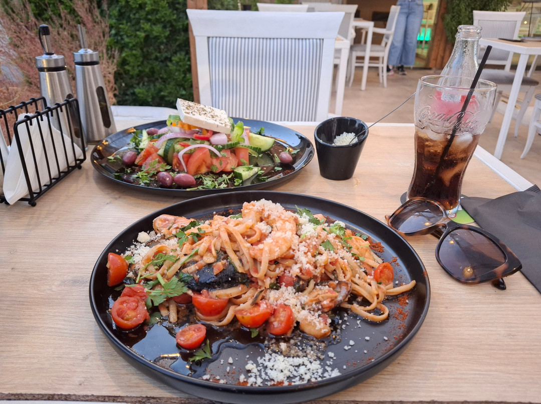 Valentino Hotel Apartment主图