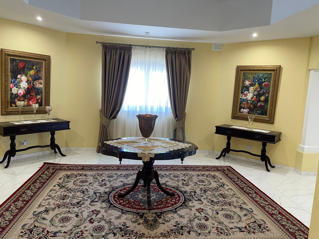 100 Boutique Living主图