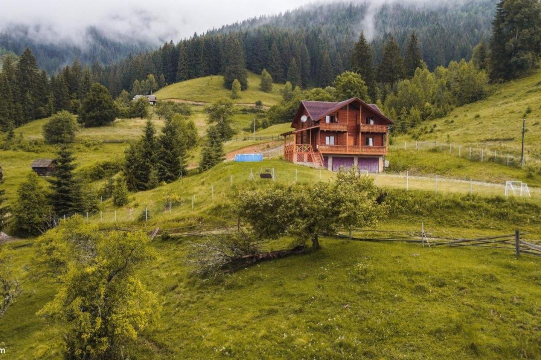 Vyshche za hmary