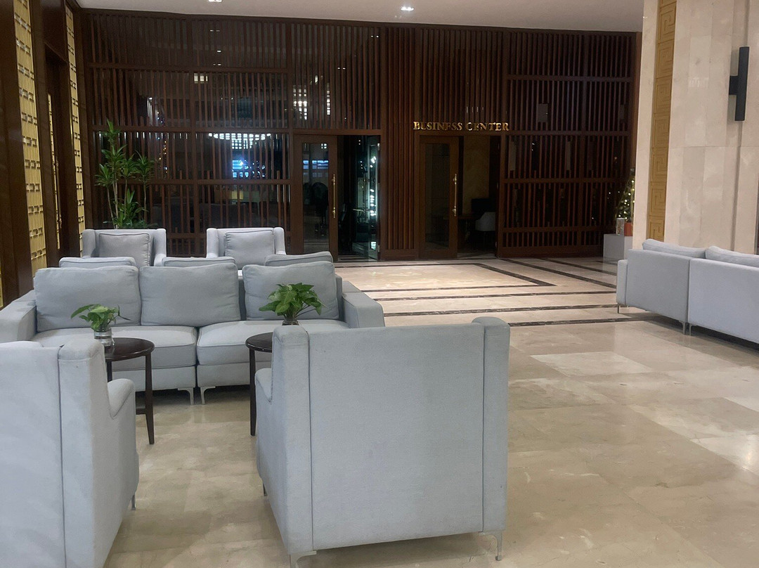 Muong Thanh Luxury Nhat Le Hotel主图