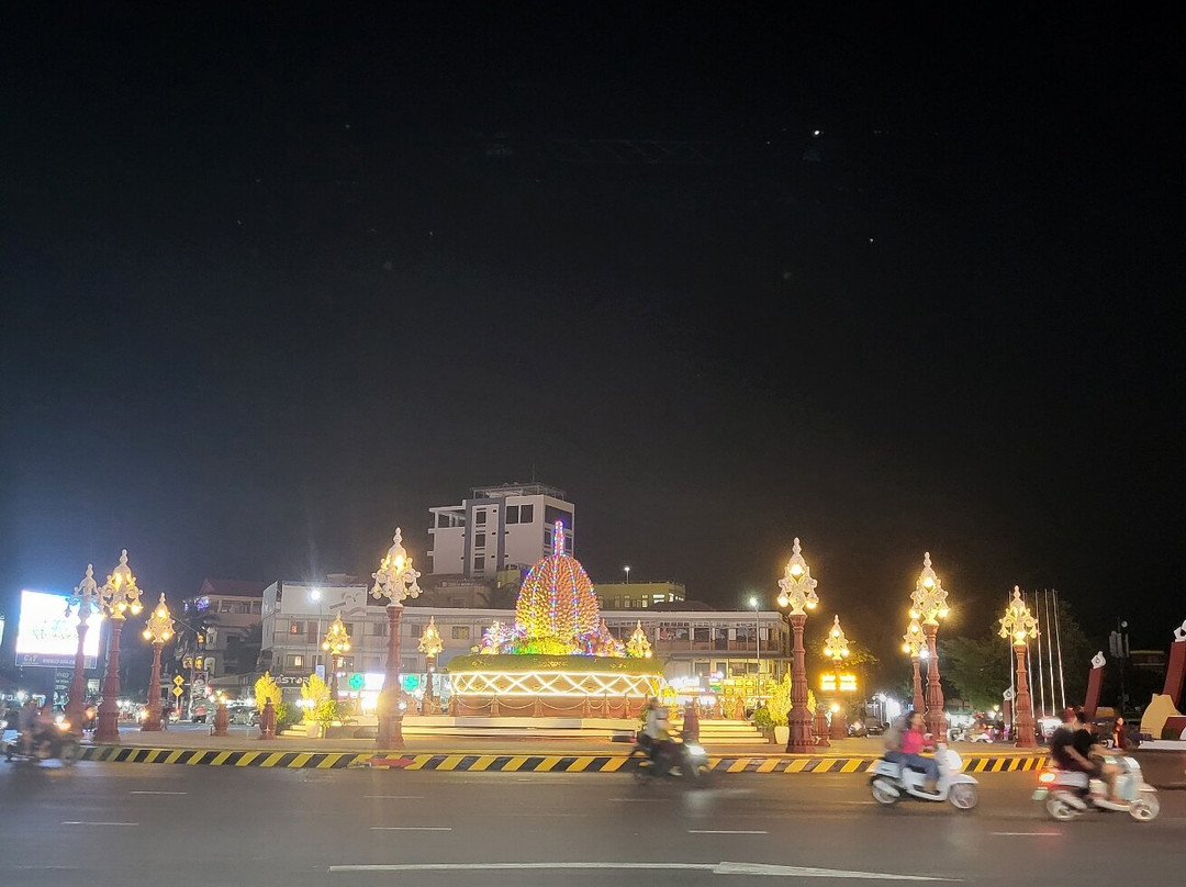 Durian monument-贡布必去景点
