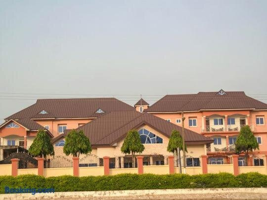 Yakam Hotel