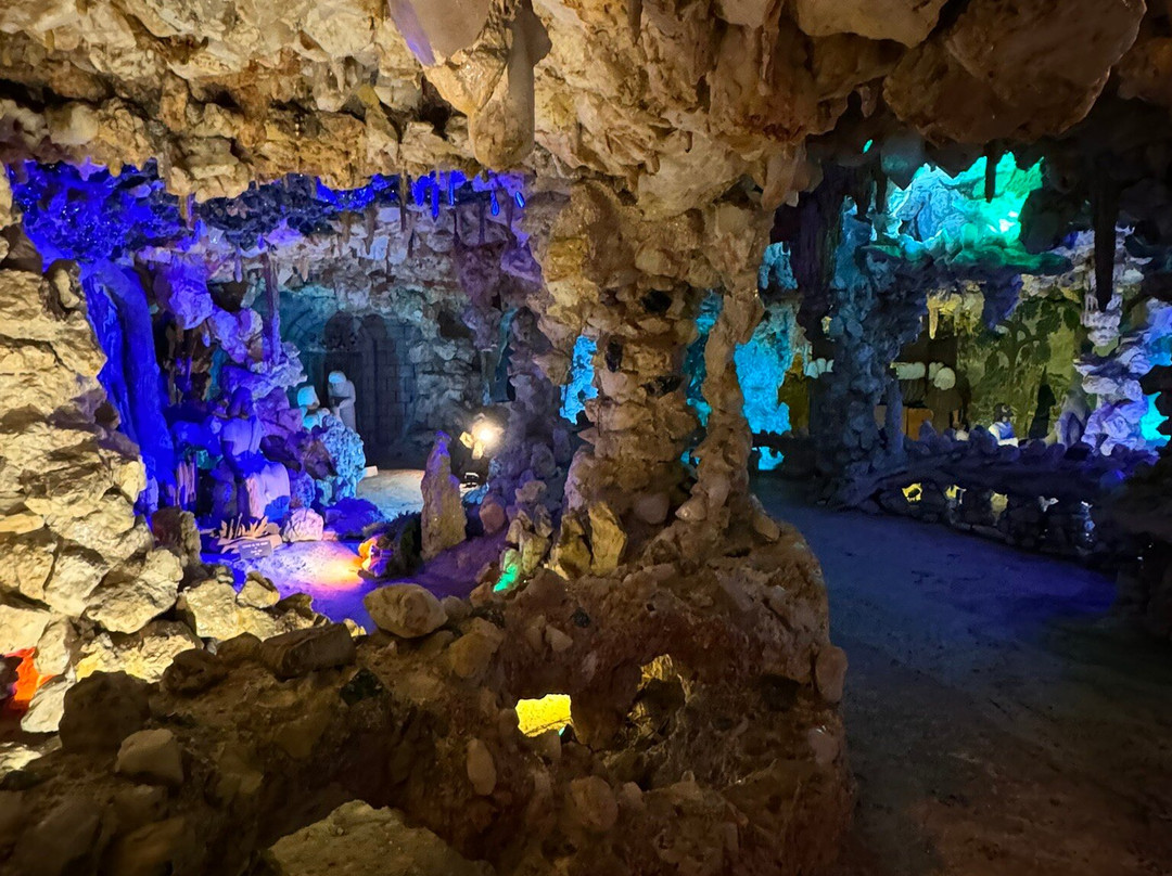Crystal Shrine Grotto-孟菲斯必去景点