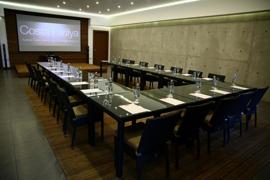 Costa Farilya Special Class Hotel主图