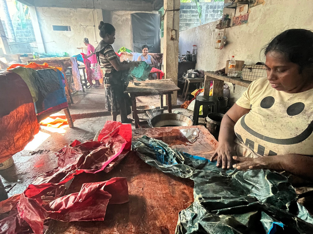 Alponso Batiks-希克杜沃必去景点