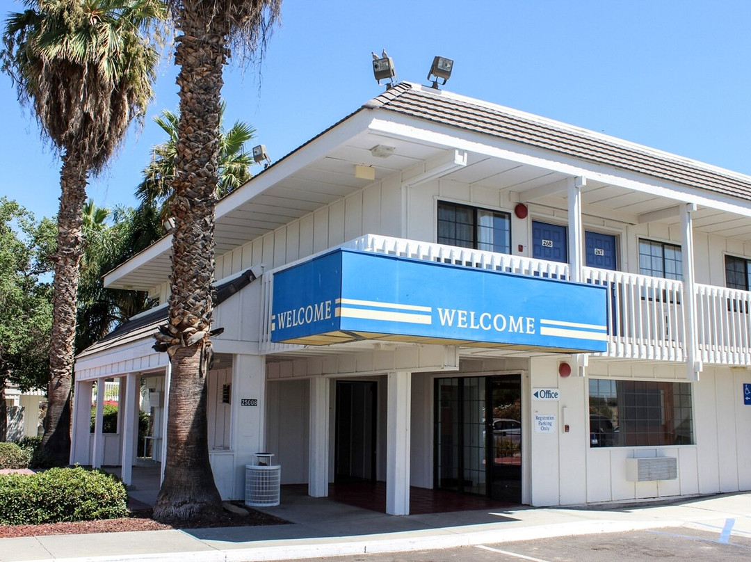 Huron酒店住宿-Motel 6 Coalinga East