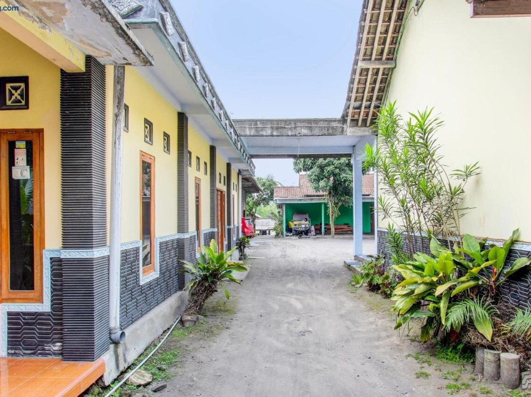 OYO 93394 Pondok Wisata Kurniawan 2