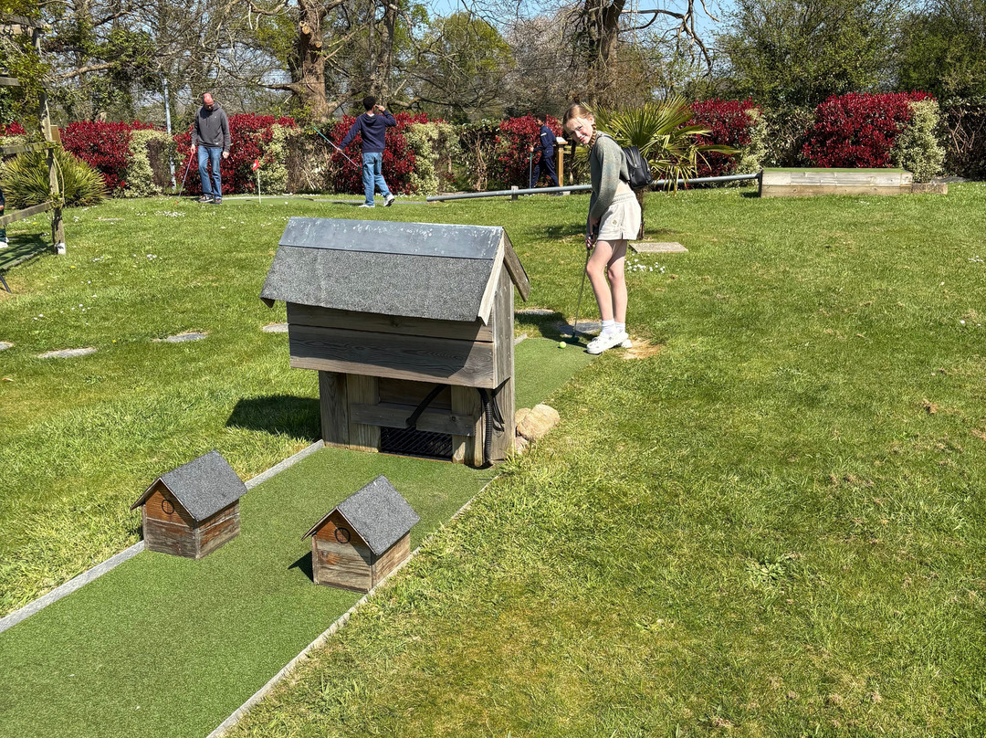 Green Minigolf-Saint-Aubin-des-Preaux必去景点