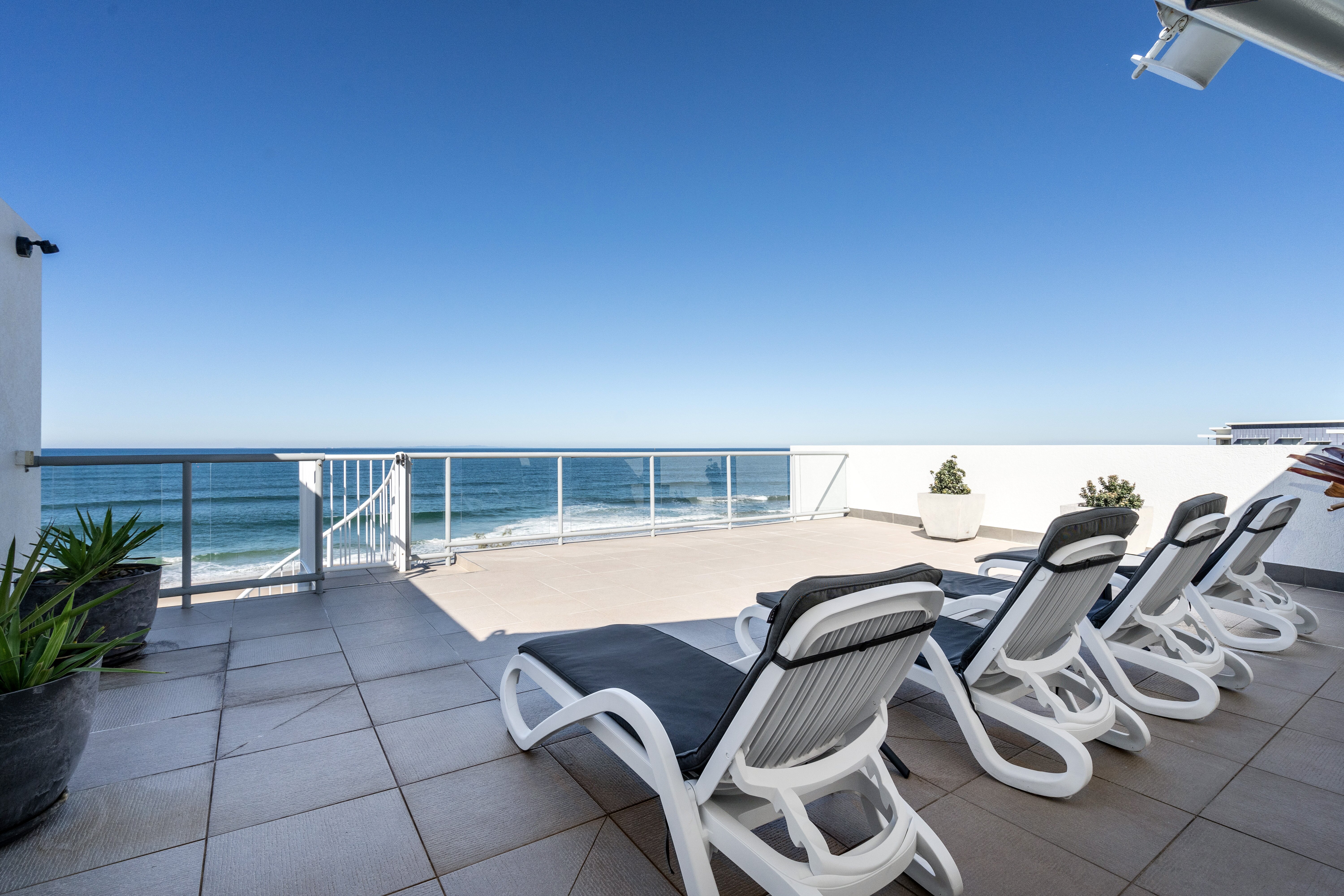 滚动冲浪度假村酒店-客卧