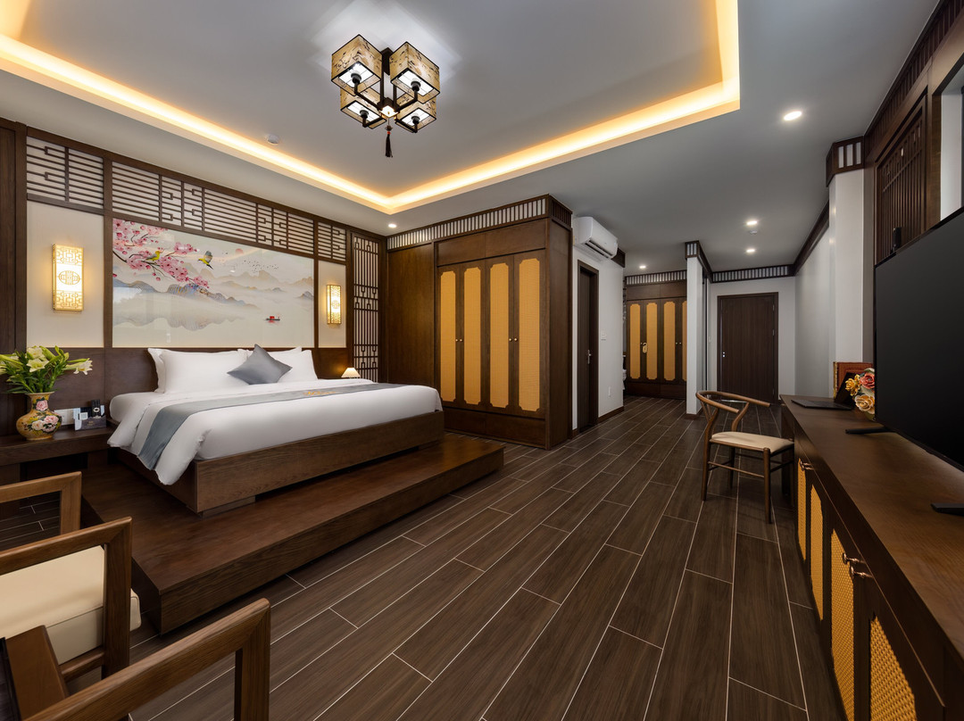 Cat Ba Wistaria Hotel - Pool & Massage